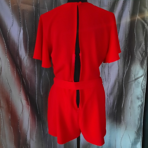 Premier Amour Faux Wrap Romper Shorts Jumpsuit Red Womens Size 10 - Picture 6 of 14